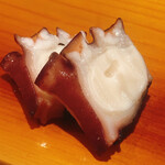 鮨 あらい - 真蛸の塩茹で。迸るタウリンに悶絶寸前。無駄な足し算のないシンプルな仕立ても良いものです