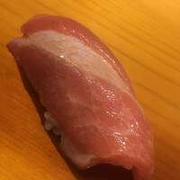 鮨 あらい - 大トロ、蛇腹。筋まで溶ける．．．