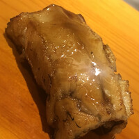 鮨 あらい - 対馬の穴子。折りたたんでいるので、一尾分です