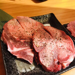 焼肉 パラダイス - 料理写真:厚切り牛タン
