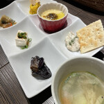 洋食店 黒木 - ダブルランチの前菜とスープ