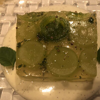 レザンファン ギャテ - シャイン・マスカットと青トマトのデザート・テリーヌ。