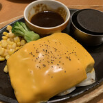 Ko Kosu - ビーフハンバーグステーキ チェダーチーズ 790円税別