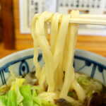 吉田屋 - 吉田うどんの魅力は、何といっても「麺のコシ」。こちらの麺は極端に硬くなく、十分に満足できた