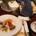 サロンド・カフェ・マンナ - モンブランとオレンジとクルミのタルト