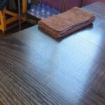 孝百 - テーブル席へ