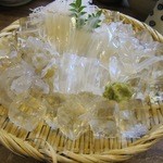 田吾作 - いか刺しです。これはきれい。