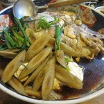 田吾作 - たいの頭の煮つけが超巨大でした。でも美味しい。完食です。