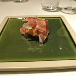 リストランテ カノフィーロ - 柿とアニスのオーブン焼き　ペコリーノイシカリーノと生ハム