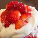 慈げん - プレミアムミルクに生いちご