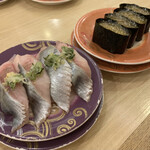 回転寿しトリトン - 料理写真: