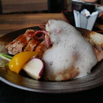 魚沼しあわせ食堂 つばめの巣 - 肉の最高級×米の最上級 松阪牛・炭火焼きポーク・ローストビーフのしあわせ丼