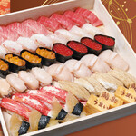 うまい鮨勘 - 【予約承り中！】◇ゆとろぎ八戸城下店限定◆豪華鮨折！[4～5人前］結-ゆい- 18,000円(税別)
特別な日の食卓に、ご家族や仲間と集まってお召し上がり頂ければ幸いです。
●ご注文方法
①店頭にて直接ご注文、または店舗へお電話。
②お名前・お電話番号・商品名・ご来店日時をお伝えください
➂お時間になりましたら店舗へご来店ください。