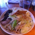 極太濁流ラーメン ら・けいこ - ラーメン中盛り 野菜増し