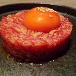 うし松 - ユッケ　卵は東京玉子