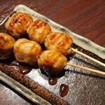 Izakaya Naruto - 【焼鳥：つくね】
                      つくねは軟骨入ってないのが好きです。
                      ここのは軟骨入ってないタイプ(o^-')b !