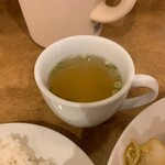 南海飯店 - かたい焼ソバのスープ