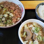 Ramen Toraji Shokudou - 自家製もつ煮とかけラーメン950円