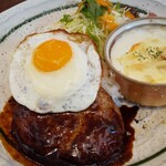レストランチロル  - ワンプレート分。ハンバーグほかボリューム満点！