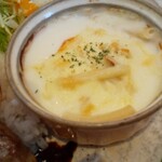 レストランチロル  - グラタン。ホワイトソースがトロリ濃厚！