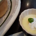 レストランチロル  - 孫にお裾分けのプリン？かな！