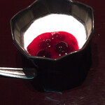 叙々苑 - 杏仁プリン(ブルーベリーソース)