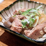 Ryoubumbashiwowatatte - 豚ナンコツと大根煮