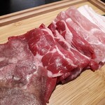 Faiya Ho Ru Yonsen - ⚫牛肉：ザブトン、牛タン⚫豚肉：加藤ポークモモ、バラ肉
