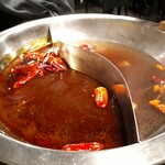 Faiya Ho Ru Yonsen - ⚫麻辣豆板醤とバクテーの2つのスープ