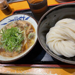 空飛ぶうどん やまぶき家 - 油カスの旨辛スタミナつけ麺＋麺大盛