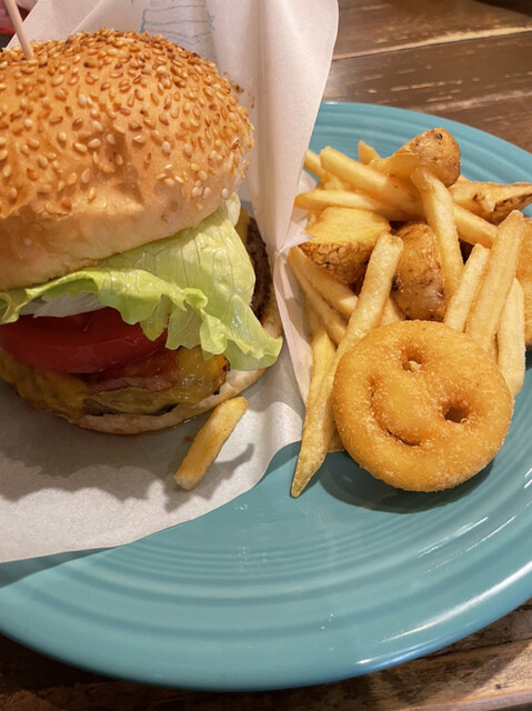 アメリカ食堂 サンズ ダイナー 牧志 ハンバーガー 食べログ