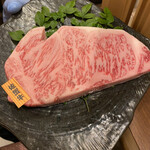 Yakiniku Shouri - 佐賀牛のサーロイン＼(^o^)／これ400gだって〜