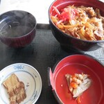 とちの茶屋 - 十和田バラ焼き丼