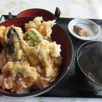 とちの茶屋 - にじます天丼
