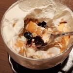 イシヤカフェ - 料理写真:底の方には甘酸っぱいハスカップのソースとプルプルのゼリー、サッパリ爽やかなフローズンヨーグルトもクリームと相性抜群!