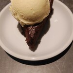 STAND by bookandbedtokyo - 