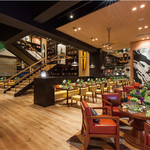 レストラン&バー インザパーク - 開放的な店内。友人と恋人と仲間と・・・素敵な時間をお過ごしください！！