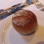 オーベルジュ・オー・ミラドー - 自家製ライ麦パン