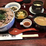 遠野物語 - 塩牛丼セット730円大盛り100円で830円