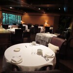 オーベルジュ・オー・ミラドー - コロニアル・ミラドーダイニング