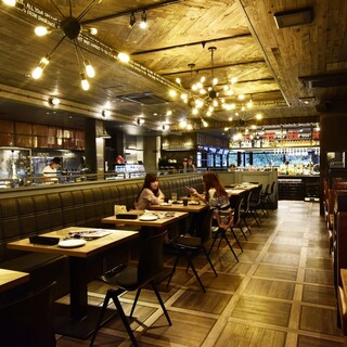 ◎デザイン会社プロデュース！空間毎に表情の変わるお洒落な店内