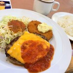 ココス - チーズハンバーグ&コロッケランチ759円スープバー付