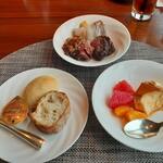 スカイグリルブッフェGOCOCU - 3週目！お肉とパン、フルーツ