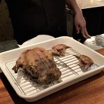 蒼 - 新潟、長岡の網取り真鴨　
      身が締まった感じが窺える真鴨の焼き上がりに俄然食欲が出てしまうのです♪