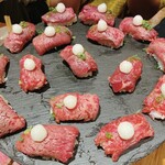 焼肉 スタミナ苑 - 薄切りヒレの肉寿司