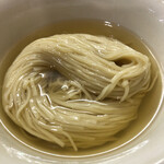 らあめん サンド - 今回はスペルト小麦全粒粉の黒い麺はありません。