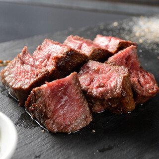 Kuroge Wagyu beef rump Steak is a masterpiece packed with lean flavor.