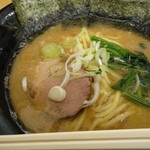 横浜ラーメン　味王 - 