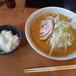 突撃ラーメン - みそカレー、ごはん