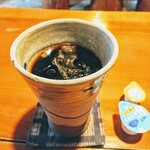 田楽あぶでん - アイスコーヒー！陶器の器が良いですね！しっかりした苦味で香りも素晴らしい！